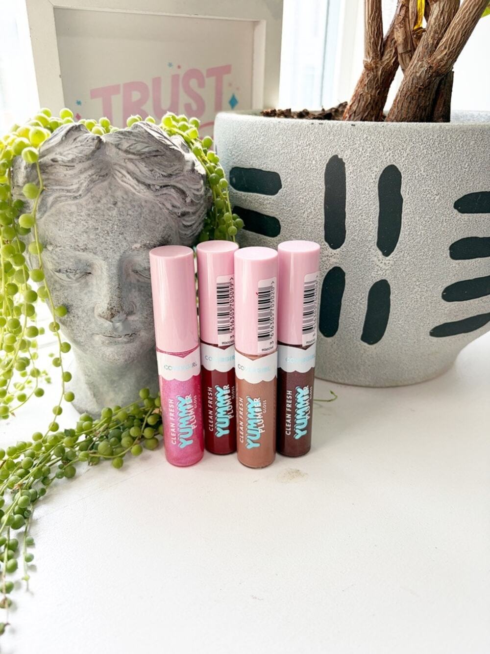 NEW Cover Girl Bundle of 4 Clean Fresh Yummy Plumper Lip Glosses